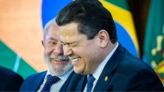 O Presidente do Senado e do Congresso Nacional, Davi Alcolumbre com o Presidente da República, Luiz Inácio Lula da Silva