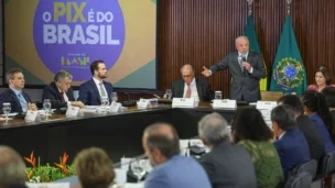 O presidente Luiz Inácio Lula da Silva coordena reunião ministerial