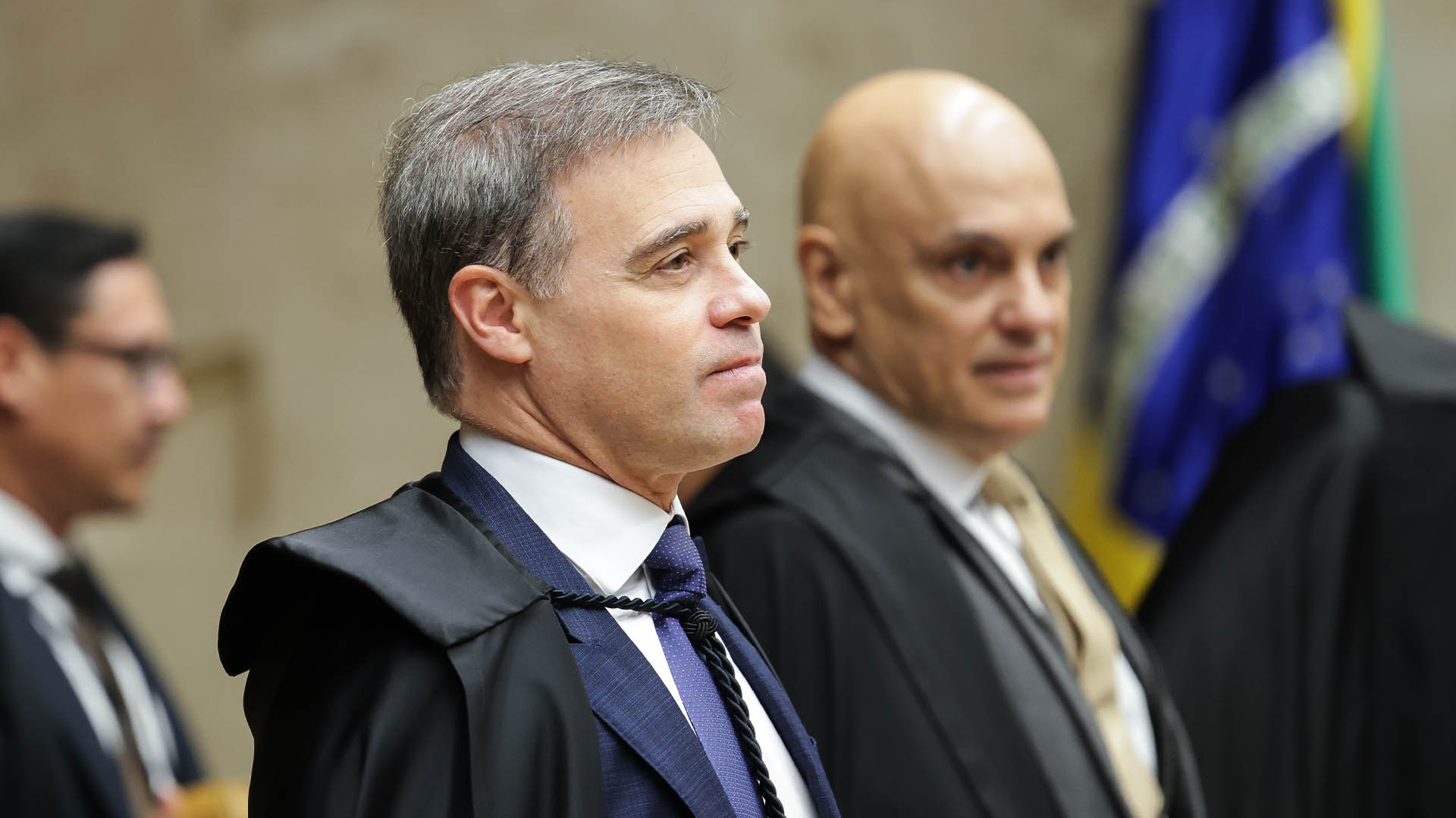 Antes da sessão, a guerra escala: a véspera do veredicto do STF sobre o caso Moraes