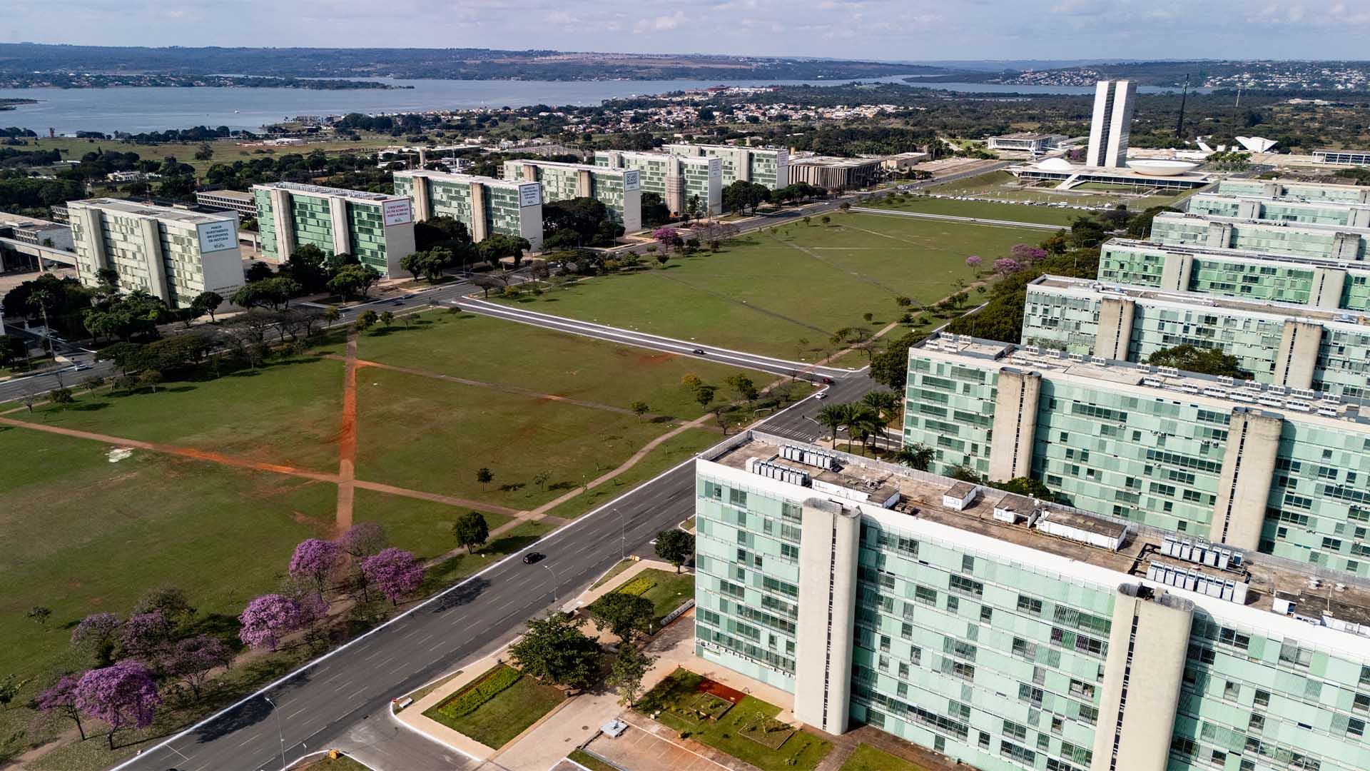 PIB menor e alta de despesas devem levar o governo a contingenciar Orçamento