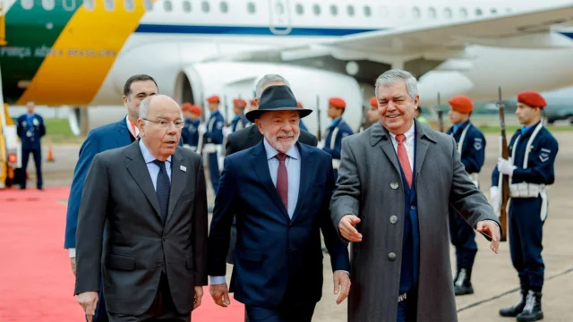 O presidente Luiz Inácio Lula da Silva e o ministro de Relações Exteriores, Mauro Vieira
