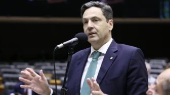 O que diz Orleans Bragança, lembrado para vice de Flávio Bolsonaro