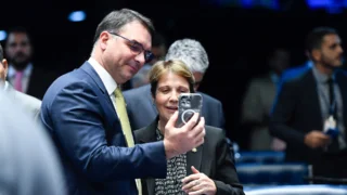 senador Flávio Bolsonaro e senadora Tereza Cristina