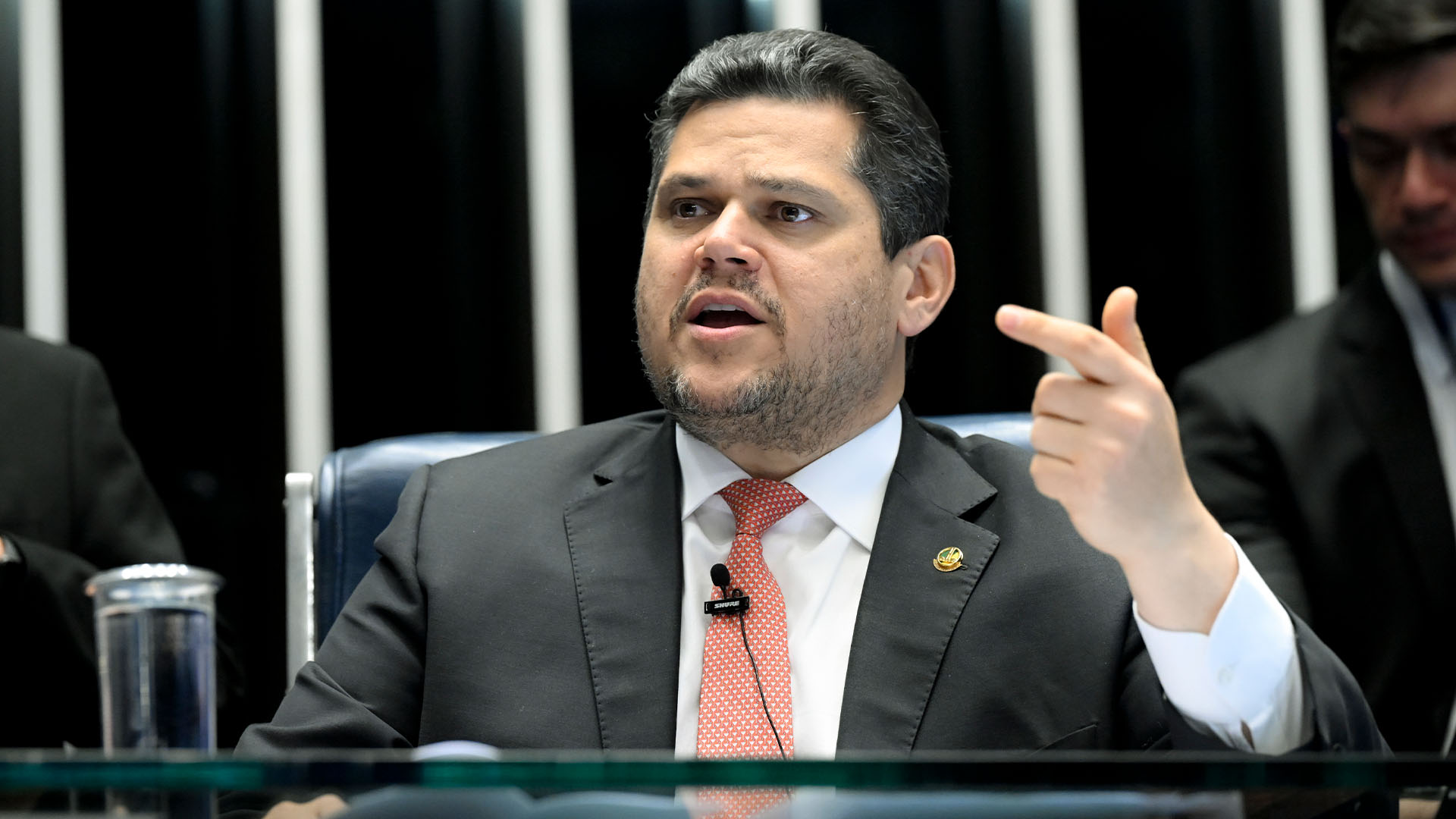 O gesto de Alcolumbre que tirou do PT um trunfo na corrida presidencial