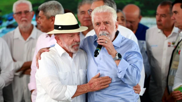 O Presidente Lula, Governador Jerônimo Rodrigues e o Senador Jaques Wagner