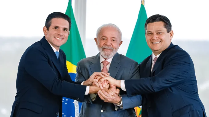 Lula, com Hugo Motta e Davi Alcolumbre