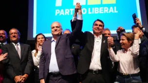 Flávio Bolsonaro anuncia vice para disputa à Presidência Alfredo Gaspar