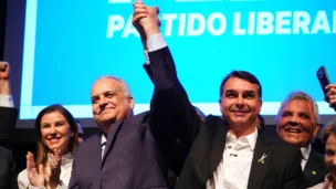 Flávio Bolsonaro anuncia vice para disputa à Presidência Alfredo Gaspar