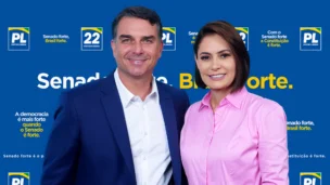 O senador e pré-candidato à Presidência da República, Flávio Bolsonaro, ao lado de Michelle Bolsonaro