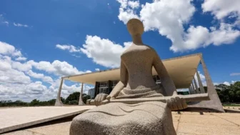 Fachada do Supremo Tribunal Federal, STF, Estátua