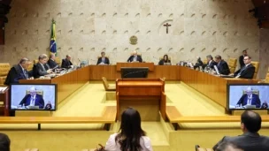 Sessão plenária extraordinária do STF, Moraes-Vorcaro