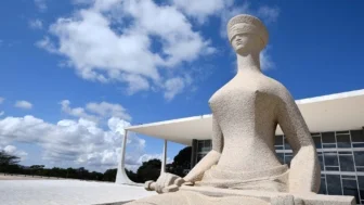 Fachada do Supremo Tribunal Federal, STF, Estátua