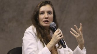 A superintendente de Comunicação Digital da EBC, Nicole Briones