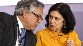O ministro de Relações Institucionais, Alexandre Padilha, e a ministra da Saúde, Nísia Trindade.