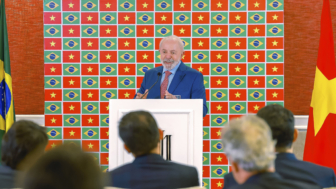 Lula dá entrevista em Hanói