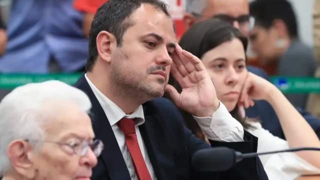 Glauber Braga entre Luiza Erundina e Sâmia Bonfim